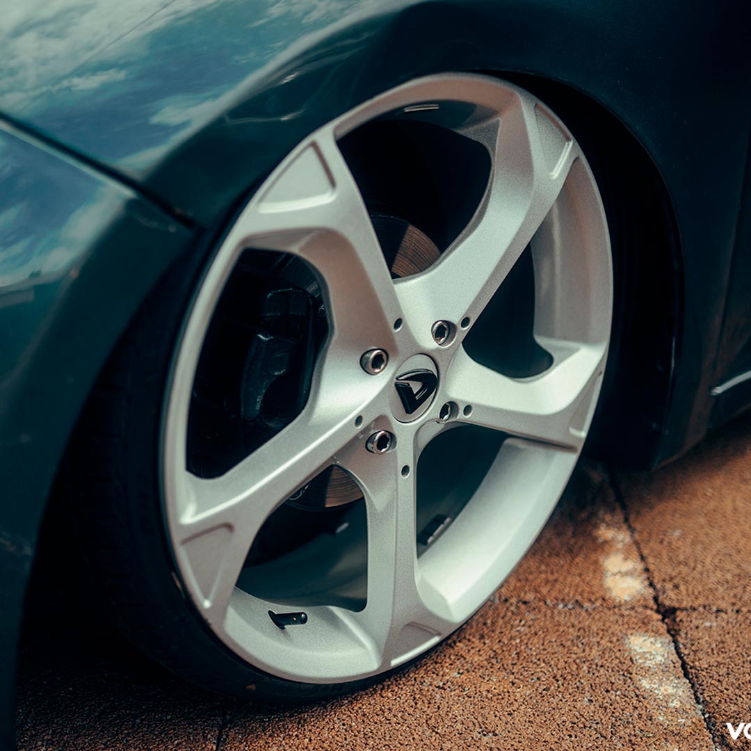 Roda ADVANCE Aro 18" tala 6"  Grafite Fosco