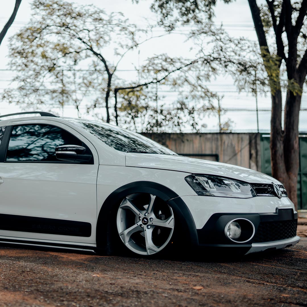 Roda ADVANCE Aro 18" tala 6"  Prata Brilhante