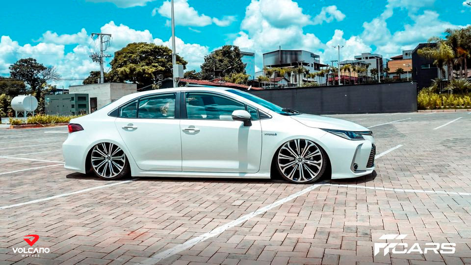 Roda Volcano ATLANTA Aro 18" tala 6" Prata Brilhante