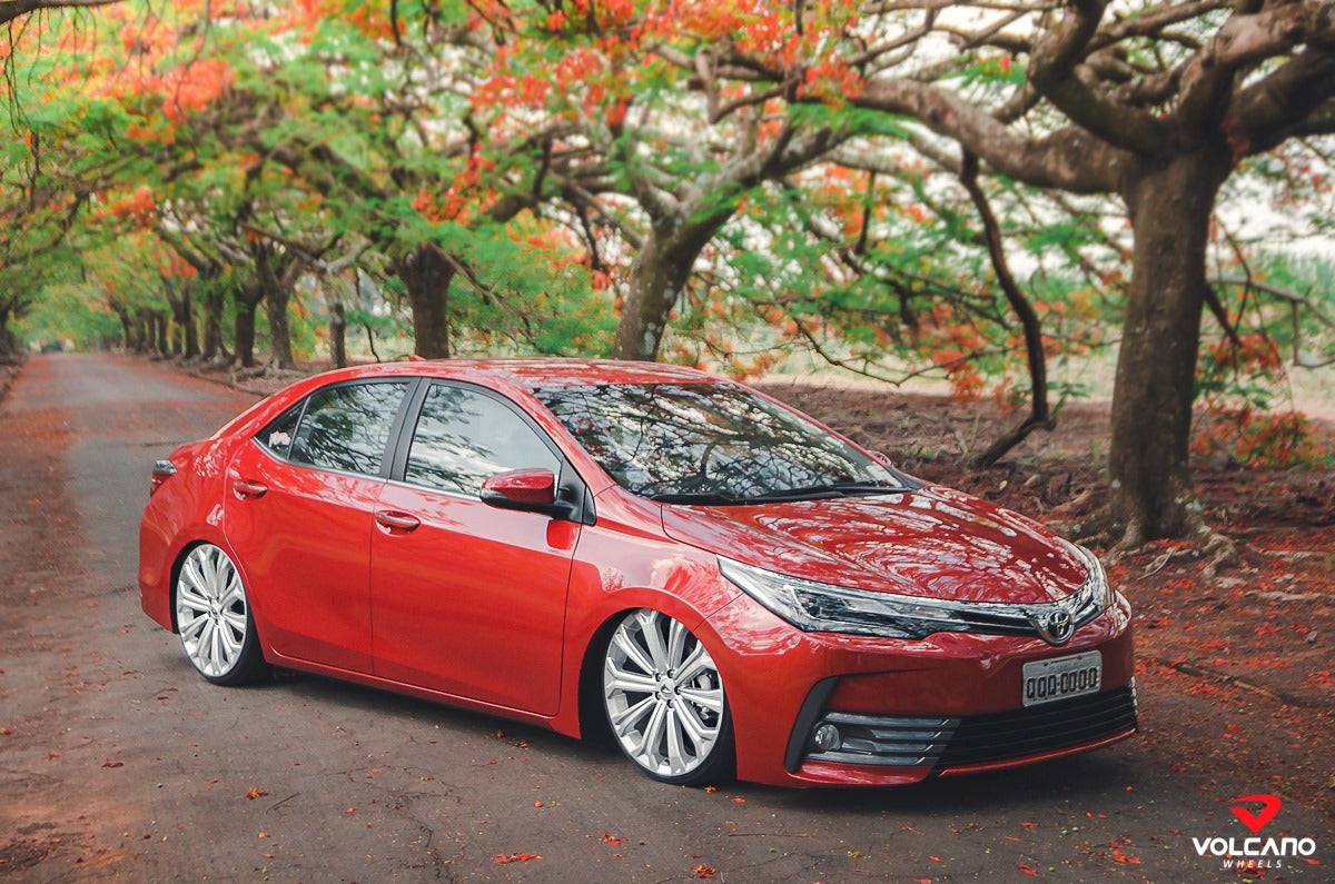 Roda Volcano ATLANTA Aro 18" tala 6" Prata Brilhante Diamantada Total