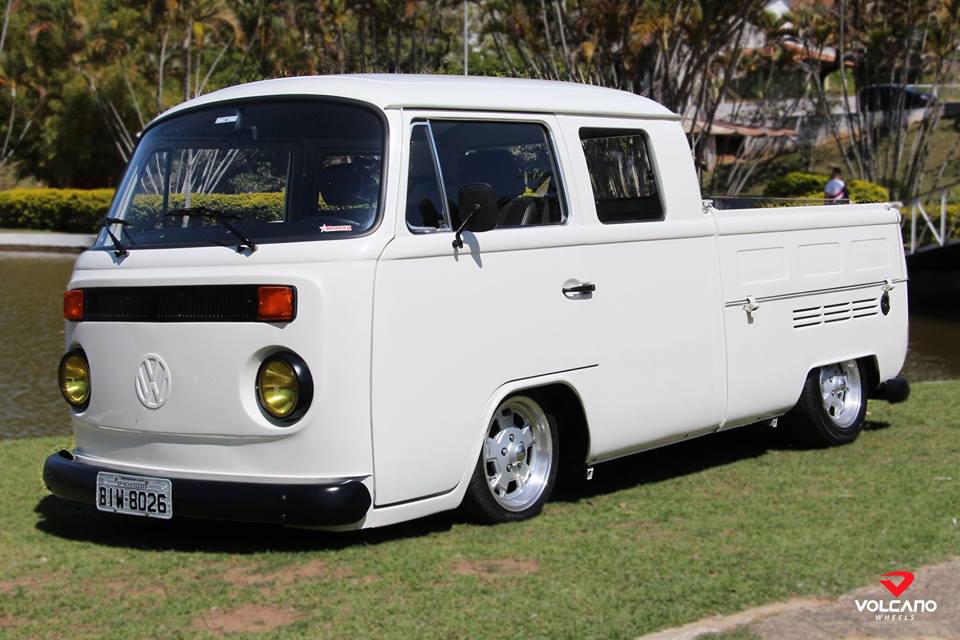 Roda Volcano GERMANY Aro 15" tala 6" Prata diamantado