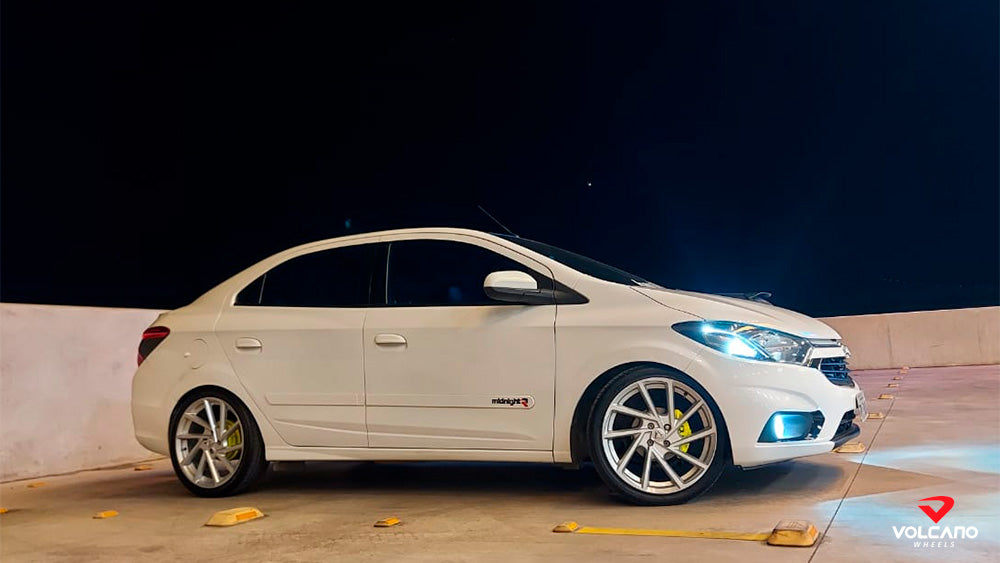 Roda Volcano R-SEVEN Aro 18" tala 6" Prata - Chevrolet, VW, Ford, FIAT, Honda, Hyundai, Toyota, Nissan, KIA, Renault, PEUGEOT, Citroën