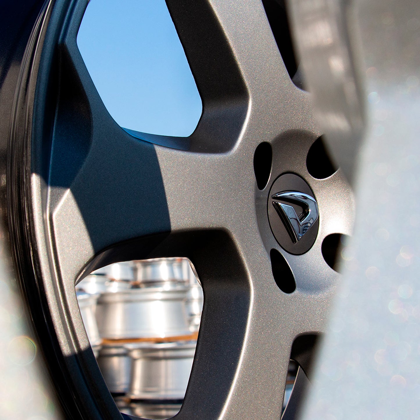 Roda Volcano VIENNA Aro 18" tala 6" Grafite Fosco