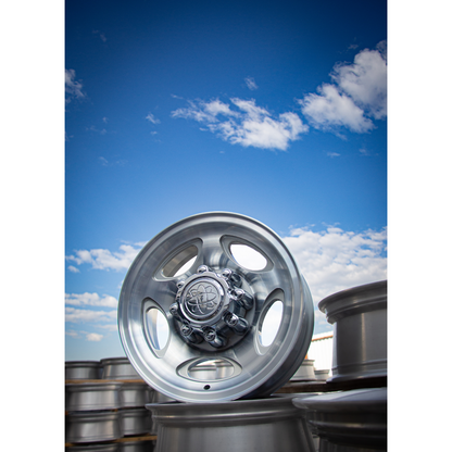 Roda Ford F250 2001 Aro 18" tala 7"  -  Diamantada Total Prata Brilhante + Bicos Grátis