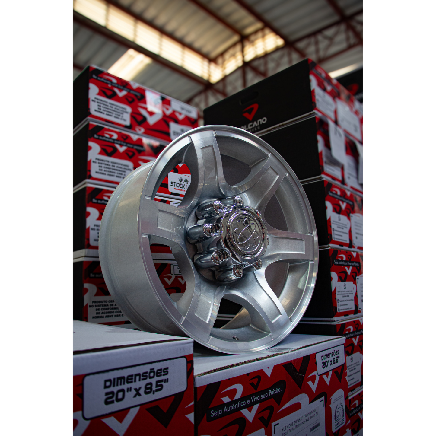 Roda Ford F-250 Duty XLT VD01 Aro 22" tala 8,75" Furação 8x170  -  Diamantada Total Prata Brilhante + Bicos Grátis
