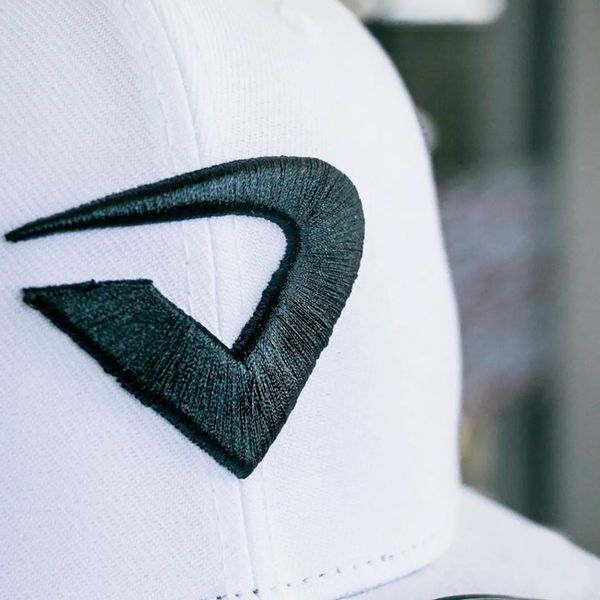 Boné Volcano  Branco Aba Curva