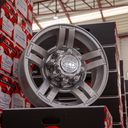 Roda SUPER DUTY Aro 18" tala 7"  -  Prata Brilhante