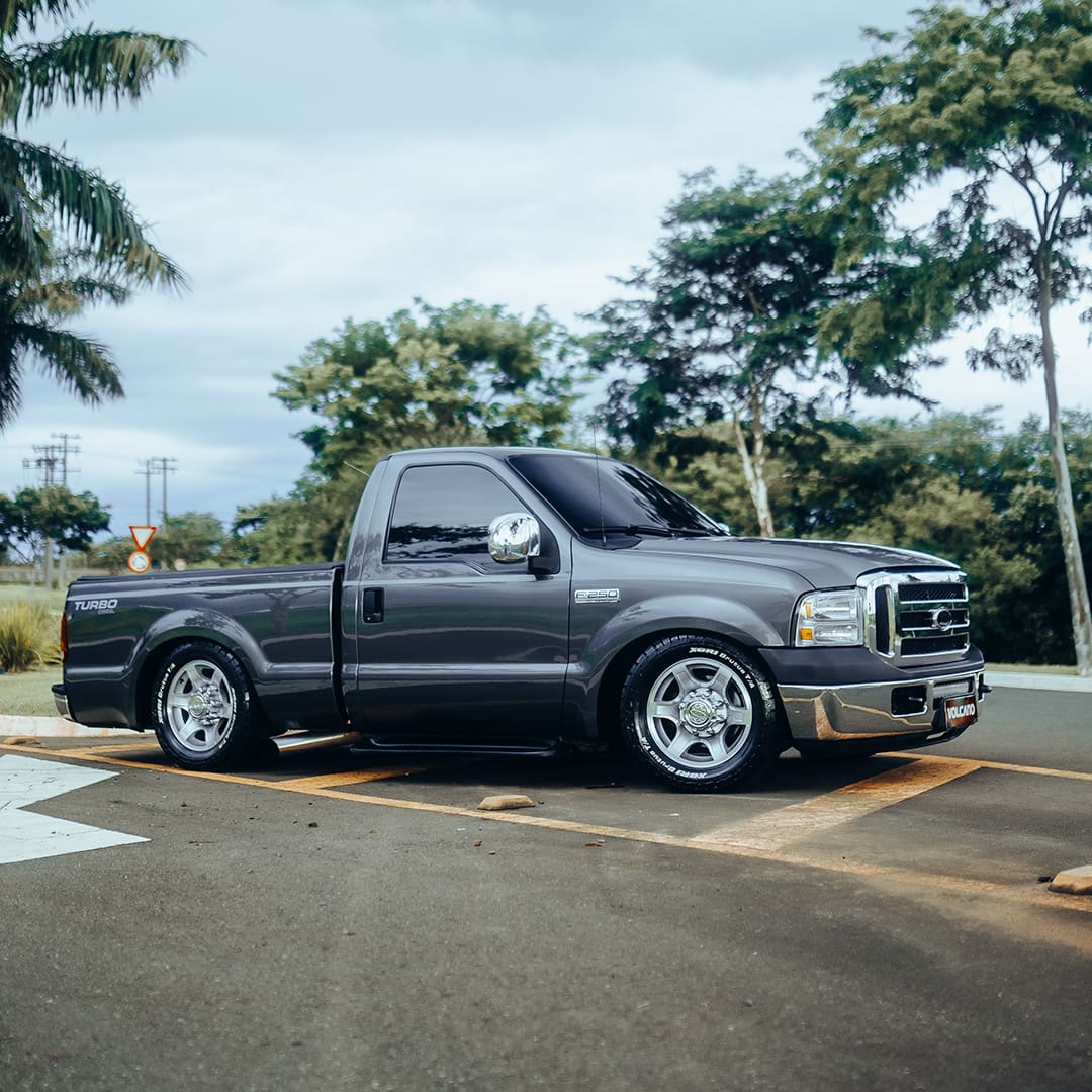 Roda XLT Aro 18" tala 7"  Furação 8x170 -  Diamantada Total Prata Brilhante